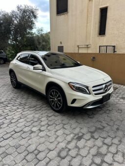 MERCEDES GLA250 4MATIC 2016 WHITE ON BLACK full