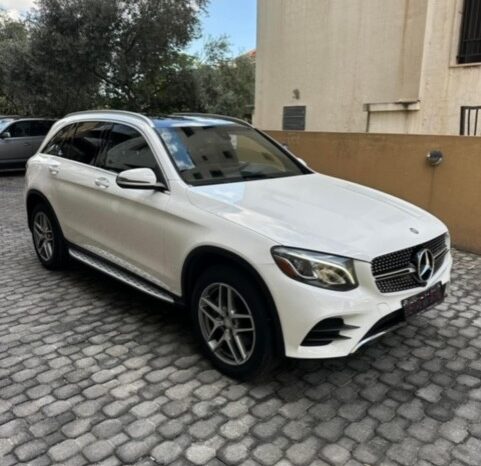 MERCEDES GLC300 AMG-LINE 4MATIC 2017 WHITE ON BLACK full