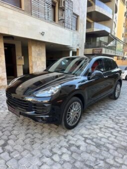 PORSCHE CAYENNE 2016 BLACK ON RED full