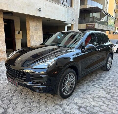 PORSCHE CAYENNE 2016 BLACK ON RED full