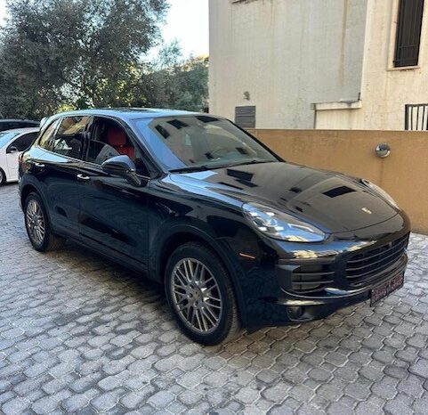 PORSCHE CAYENNE 2016 BLACK ON RED full