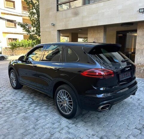 PORSCHE CAYENNE 2016 BLACK ON RED full