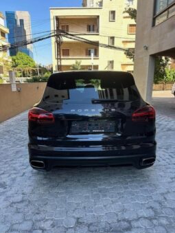 PORSCHE CAYENNE 2016 BLACK ON RED full