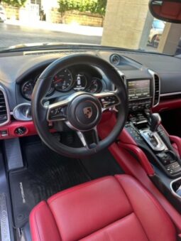 PORSCHE CAYENNE 2016 BLACK ON RED full