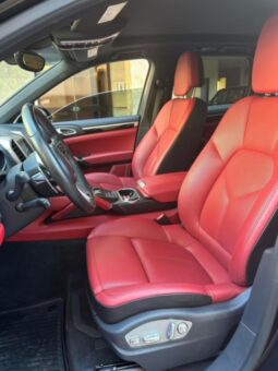 PORSCHE CAYENNE 2016 BLACK ON RED full