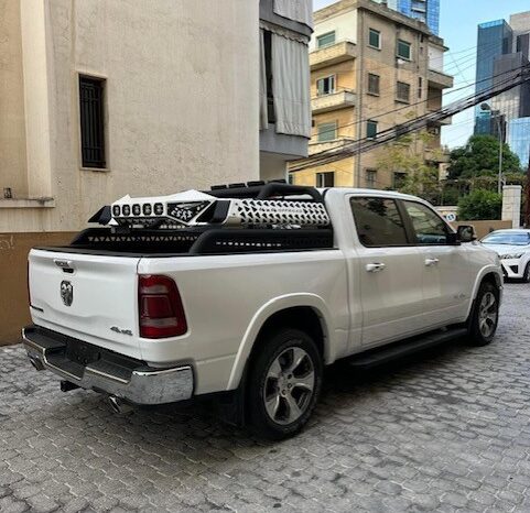 DODGE RAM 1500 LARAMIE HEMI 5.7L 2022 DOUBLE CREW CAB WHITE ON BLACK full