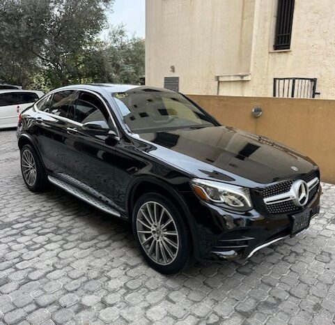 MERCEDES GLC300 COUPE AMG-LINE 4MATIC 2019 BLACK ON BLACK full