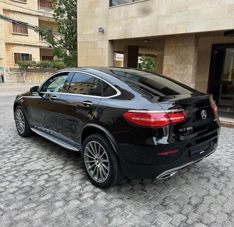 MERCEDES GLC300 COUPE AMG-LINE 4MATIC 2019 BLACK ON BLACK full