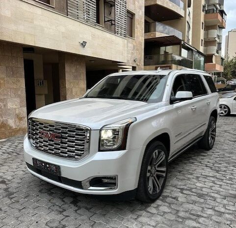 GMC YUKON DENALI 2018 WHITE ON GRAY full