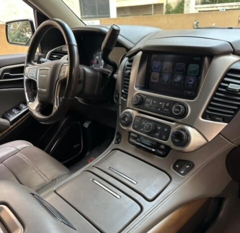 GMC YUKON DENALI 2018 WHITE ON GRAY full