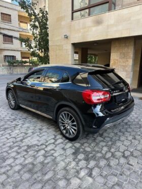 MERCEDES GLA250 AMG-LINE 4MATIC 2018 BLACK ON BLACK