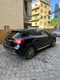 MERCEDES GLA250 AMG-LINE 4MATIC 2018 BLACK ON BLACK full