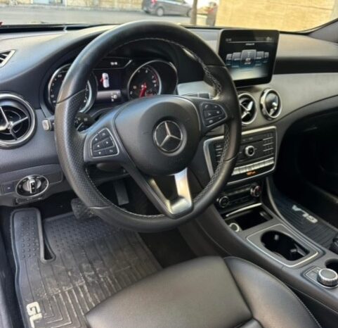 MERCEDES GLA250 AMG-LINE 4MATIC 2018 BLACK ON BLACK full