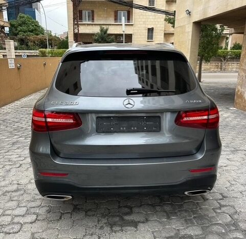 MERCEDES GLC300 AMG-LINE 4MATIC 2016 GRAY ON BLACK full