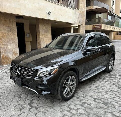 MERCEDES GLC300 AMG-LINE 4MATIC 2018 BLACK ON BLACK full