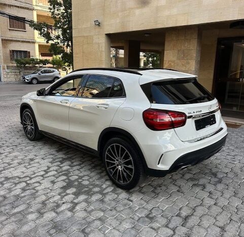 MERCEDES GLA250 EDITION 1 4MATIC 2018 WHITE ON BLACK full