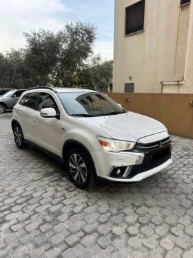 MITSUBISHI OUTLANDER ASX 4WD 2018 WHITE ON BLACK