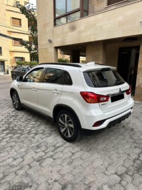 MITSUBISHI OUTLANDER ASX 4WD 2018 WHITE ON BLACK