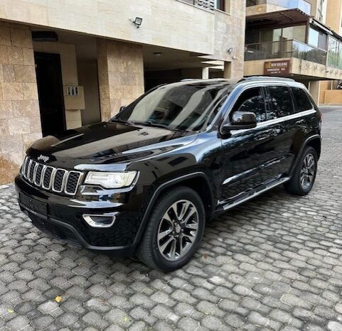 JEEP GRAND CHEROKEE LAREDO 2019 BLACK ON BLACK full