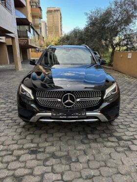 MERCEDES GLC300 4MATIC 2018 BLACK ON BLACK