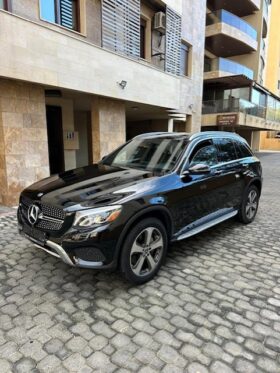 MERCEDES GLC300 4MATIC 2018 BLACK ON BLACK