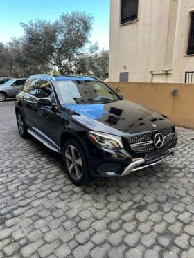 MERCEDES GLC300 4MATIC 2018 BLACK ON BLACK