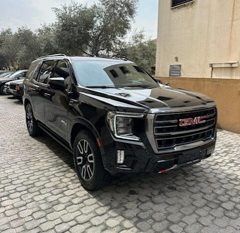 GMC YUKON AT4 6.2L 2022 BLACK ON BLACK full