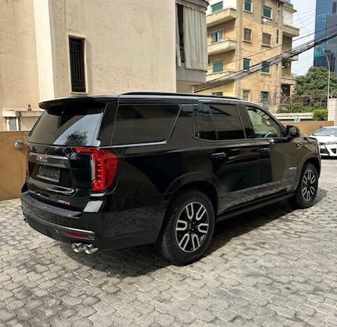 GMC YUKON AT4 6.2L 2022 BLACK ON BLACK full