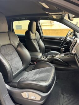 PORSCHE CAYENNE PLATINUM EDITION 2017 BLACK ON BLACK full