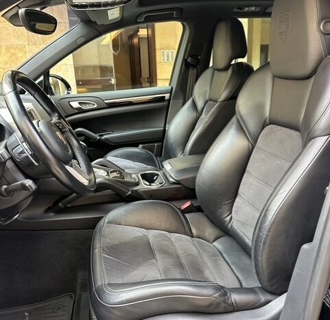 PORSCHE CAYENNE PLATINUM EDITION 2017 BLACK ON BLACK full
