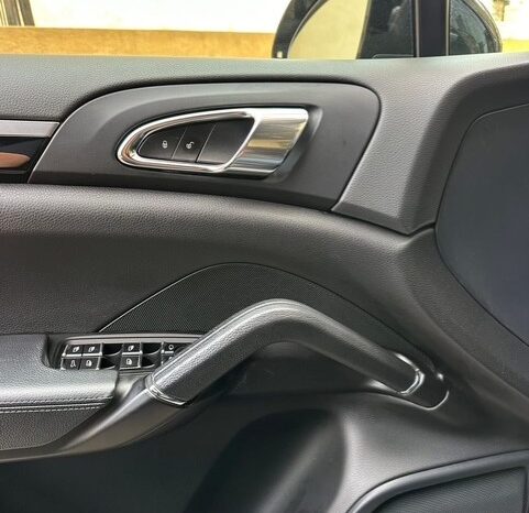 PORSCHE CAYENNE PLATINUM EDITION 2017 BLACK ON BLACK full