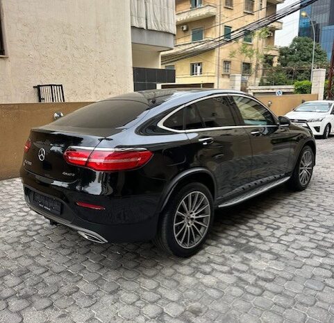 MERCEDES GLC 300 COUPE AMG-LINE 4MATIC 2017 BLACK ON BLACK full