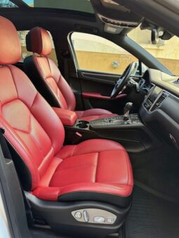PORSCHE MACAN 2017 WHITE ON RED full