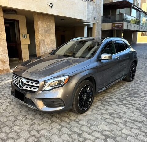 MERCEDES GLA 250 AMG-LINE 4MATIC 2018 GRAY ON BLACK full