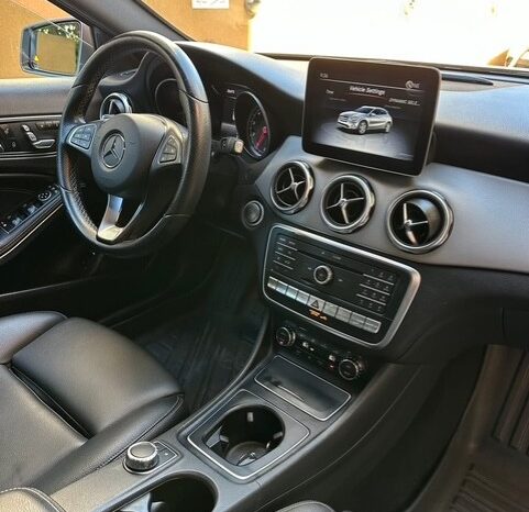 MERCEDES GLA 250 AMG-LINE 4MATIC 2018 GRAY ON BLACK full