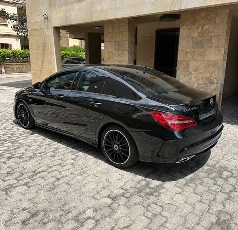 MERCEDES CLA 250 AMG-LINE 4MATIC 2018 BLACK ON BLACK full