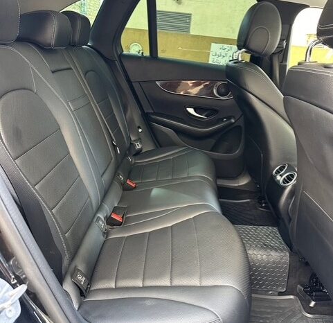 MERCEDES GLC 300 4MATIC 2017 BLACK ON BLACK full
