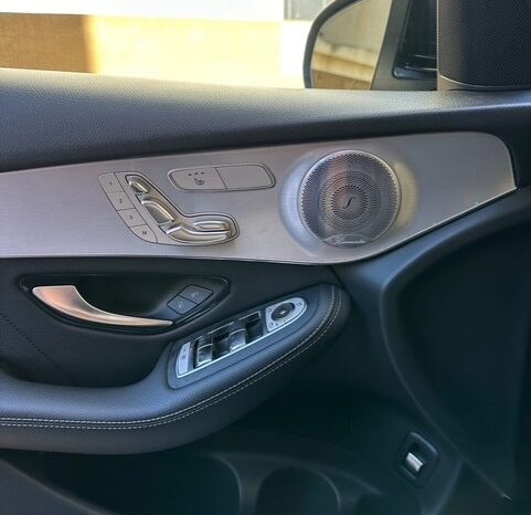 MERCEDES GLC 300 AMG-LINE 4MATIC 2019 BLACK ON BLACK full