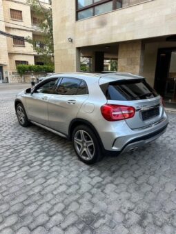 MERCEDES GLA 250 AMG-LINE 4MATIC 2017 SILVER ON BLACK full