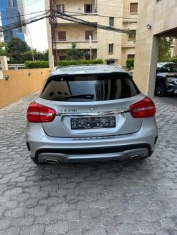 MERCEDES GLA 250 AMG-LINE 4MATIC 2017 SILVER ON BLACK full