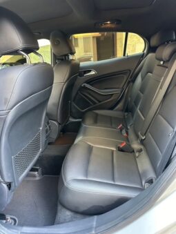 MERCEDES GLA 250 AMG-LINE 4MATIC 2017 SILVER ON BLACK full