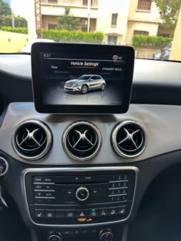 MERCEDES GLA 250 AMG-LINE 4MATIC 2017 SILVER ON BLACK full