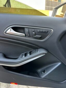 MERCEDES GLA 250 AMG-LINE 4MATIC 2017 SILVER ON BLACK full