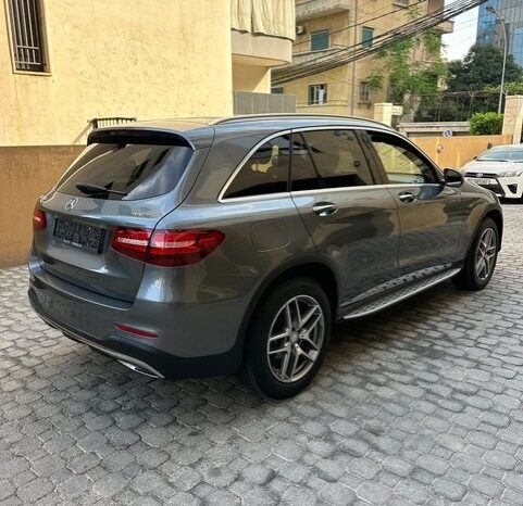 MERCEDES GLC 300 AMG-LINE 4MATIC 2017 GRAY ON BLACK full