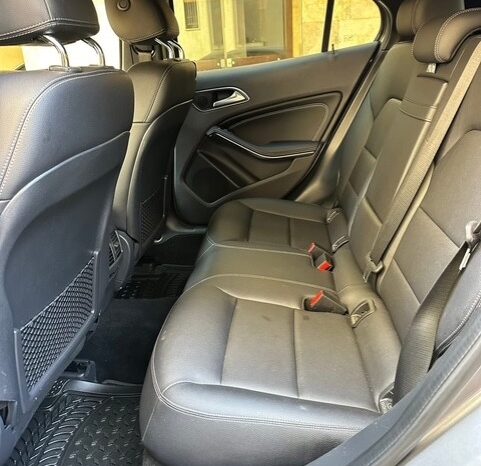 MERCEDES GLA 250 4MATIC 2017 GRAY ON BLACK full