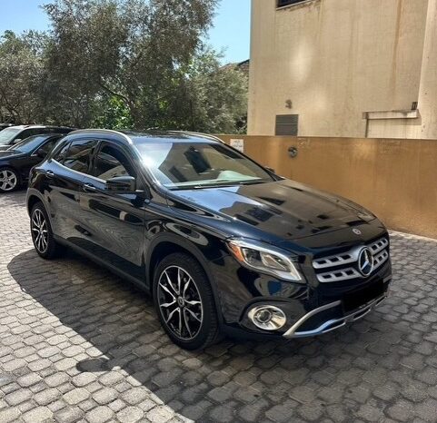 MERCEDES GLA250 4MATIC 2018 BLACK ON BLACK full