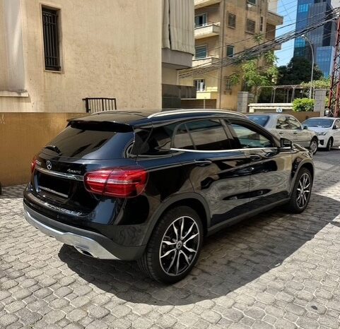 MERCEDES GLA250 4MATIC 2018 BLACK ON BLACK full