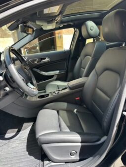 MERCEDES GLA250 4MATIC 2018 BLACK ON BLACK full