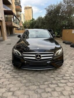 MERCEDES E300 AMG-LINE 4MATIC 2017 BLACK ON BLACK