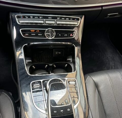 MERCEDES E300 AMG-LINE 4MATIC 2017 BLACK ON BLACK full